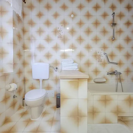 Nadja A4 Zambratija (Istria)